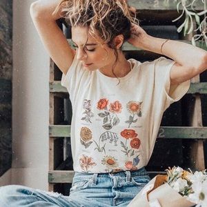 UO FUTURE STATE flower chart tee